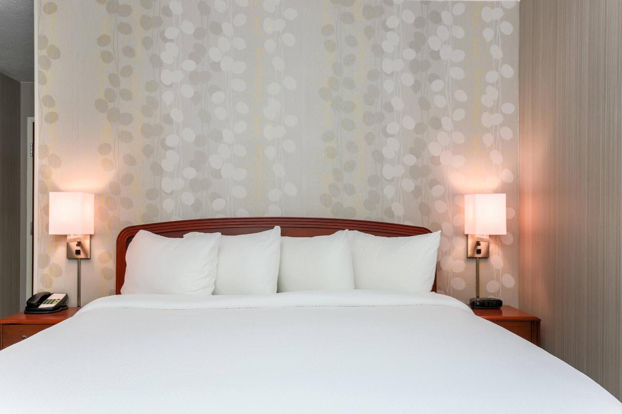 Courtyard By Marriott Roseville Galleria Mall/Creekside Ridge Drive Zewnętrze zdjęcie