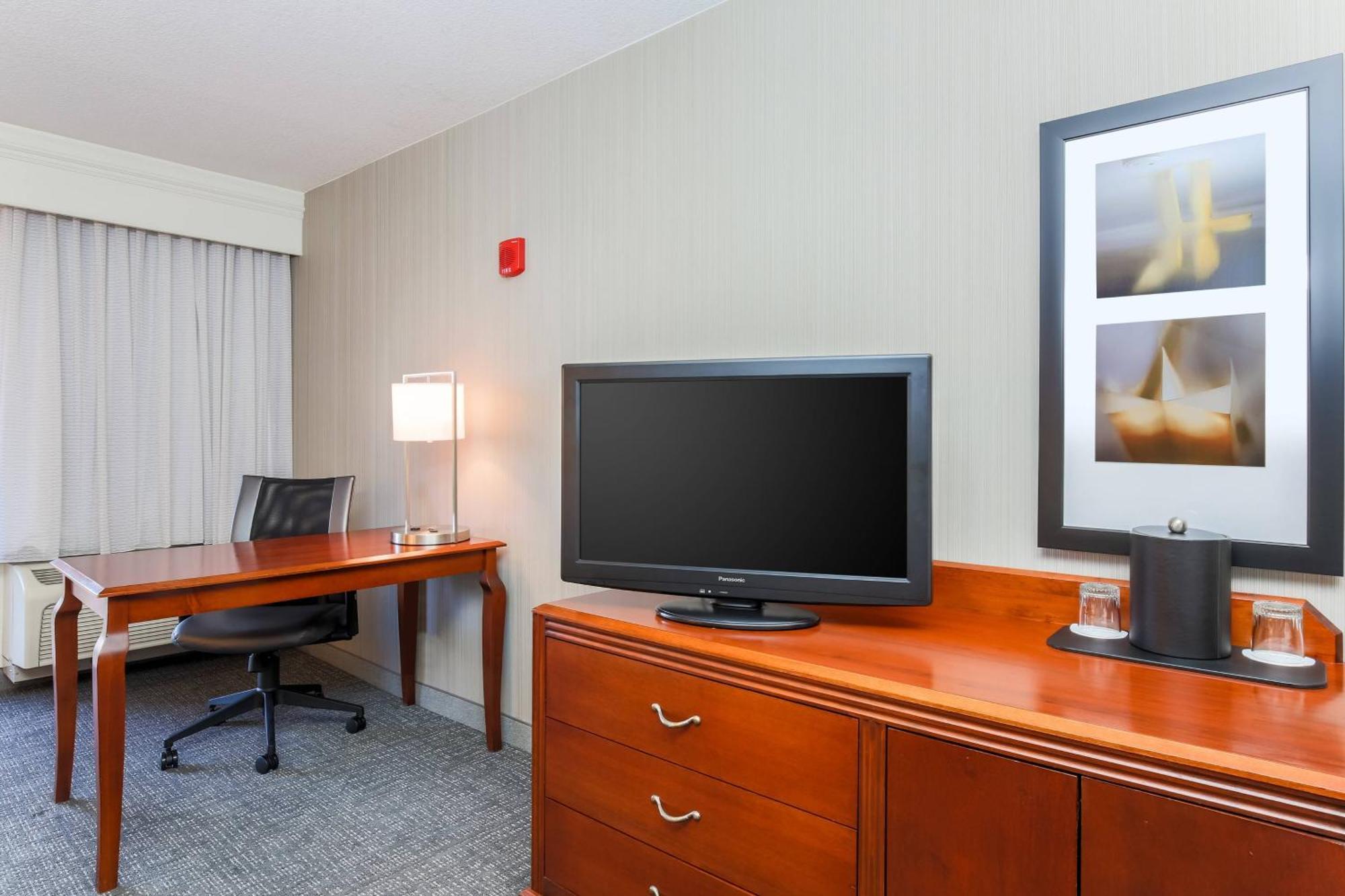 Courtyard By Marriott Roseville Galleria Mall/Creekside Ridge Drive Zewnętrze zdjęcie