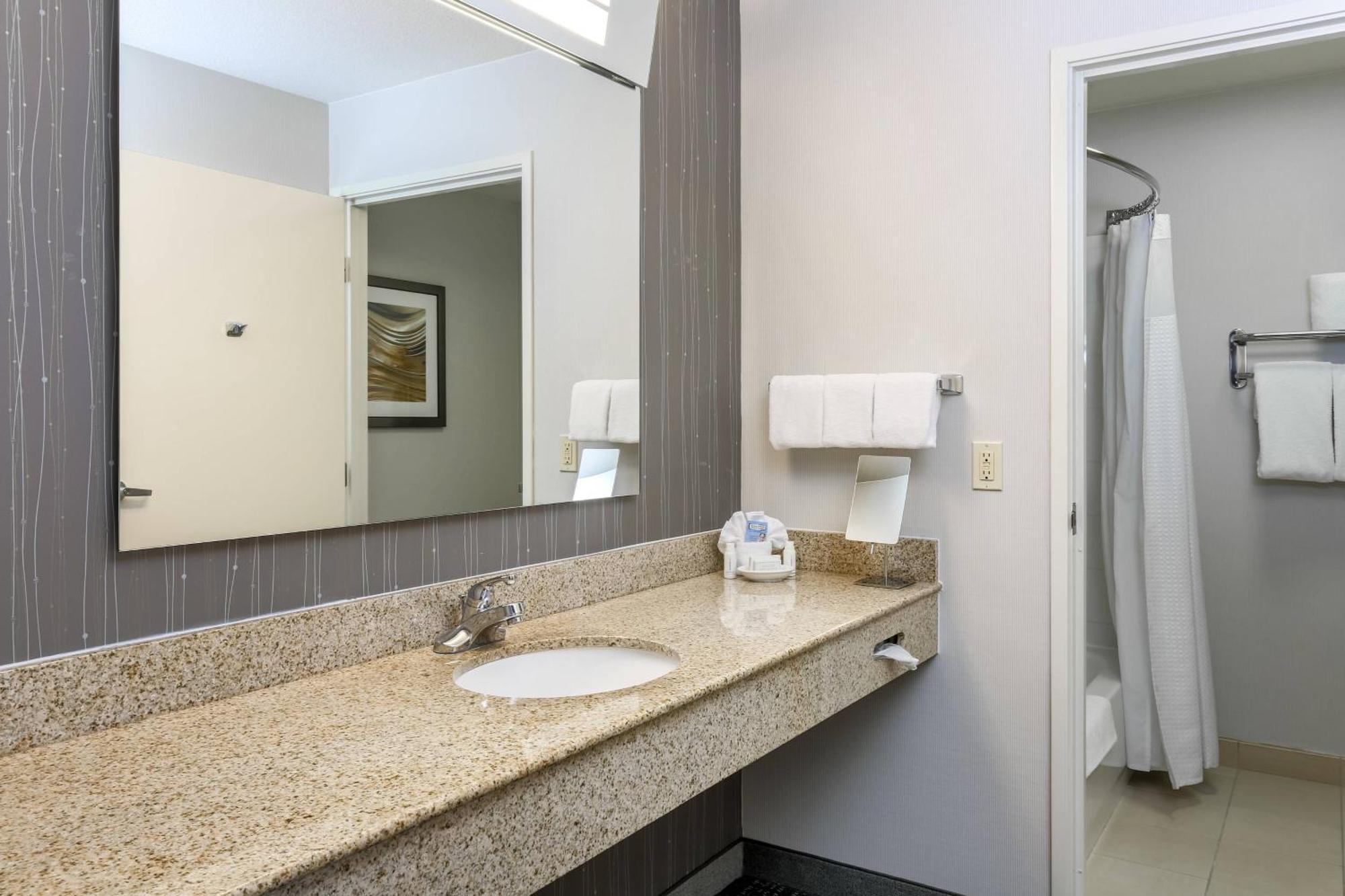 Courtyard By Marriott Roseville Galleria Mall/Creekside Ridge Drive Zewnętrze zdjęcie