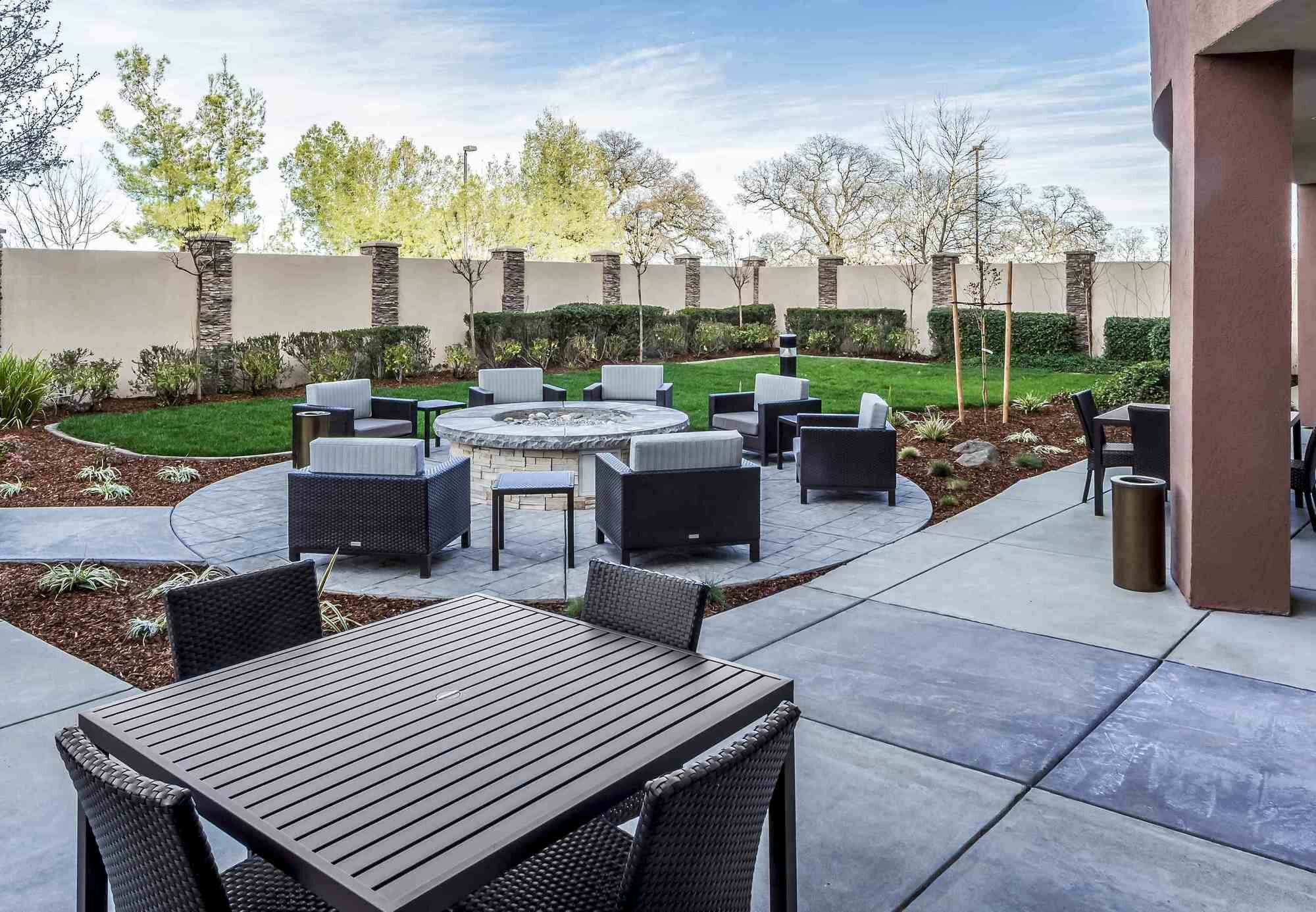 Courtyard By Marriott Roseville Galleria Mall/Creekside Ridge Drive Zewnętrze zdjęcie